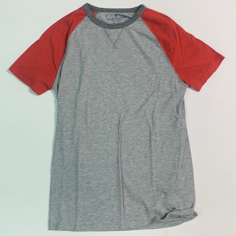 American eagle short sleeve tee grey and red size extra small